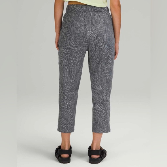 Lululemon High Rise Crop 23" Simultaneous Anchor Alpine White Gray Pants Size 10 - Picture 3 of 13